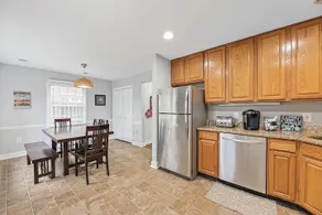4 Kings | 50”SmartTVs | Metro | Parking | DT 3 min - Image 2