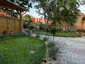 Rose Garden Apartments - Image 5