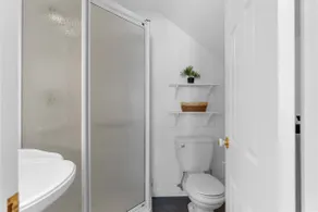 Studio 8~ Modern Loft w/ private balcony - Image 5