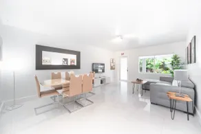Your Hollywood Hideaway! - Image 5