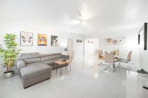Your Hollywood Hideaway! - Image 4