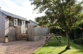 Couples cabin in the Forest of Dean With Hot Tub - Image 2