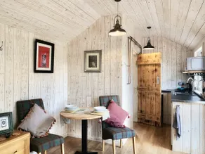 Couples cabin in the Forest of Dean With Hot Tub - Image 5
