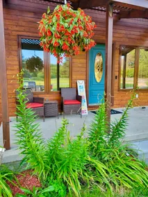 Beautiful home with private pond - Image 2
