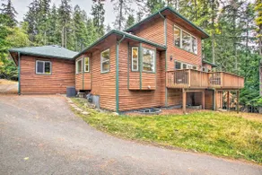 Large Lake View Home with Theatre and Small Creek - Image 2