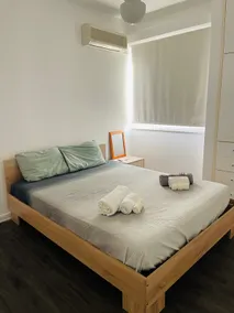 Sunlit Cozy Apartment - Image 5