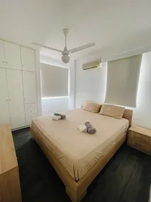 Sunlit Cozy Apartment - Image 4