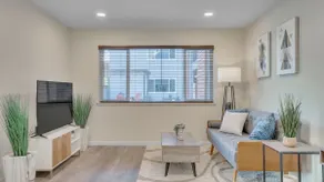 Central 2 Bedroom Fast Wi-Fi & Ground Floor Access - Image 3