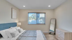 Central 2 Bedroom Fast Wi-Fi & Ground Floor Access - Image 4