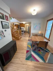 NE MPLS Clean, Comfy, Artsy House - Image 2