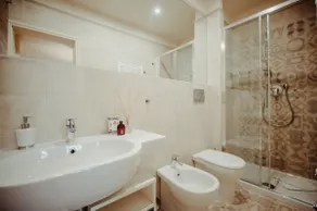 Petramare Art House - Image 5