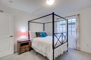 Sleeps 14 Family Retreat Near Barrie & SnowValley - Image 3