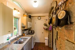 Elegant Bayview Victorian Home; walk to beach - Image 5
