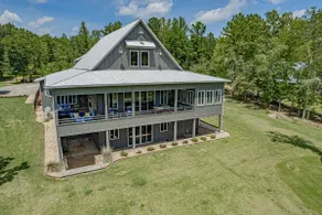Sleeps 12, Kayaks, Private dock, Large yard + More - Image 2