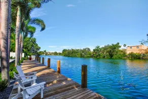 Lakefront Family Fun Home with Private Dock 3BR 2B - Image 4