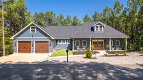 Golf Front Farmhouse Putting Green, Tree Top Views - Image 2