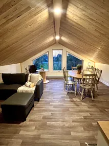 Scandinavian-style lake loft - Image 2