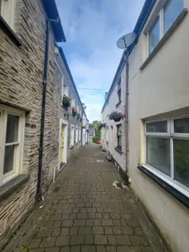 Stunning seaside town cottage - Image 2