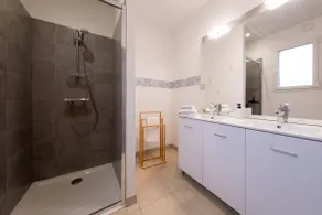 The AFF Cottage * City Center * Hot Tub * Parking - Image 4