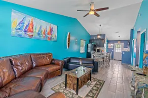 Newly renovated, cozy 2 bedroom - Image 3