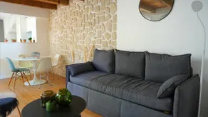 Townhouse with a quiet landscaped courtyard - Image 4