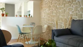 Townhouse with a quiet landscaped courtyard - Image 3