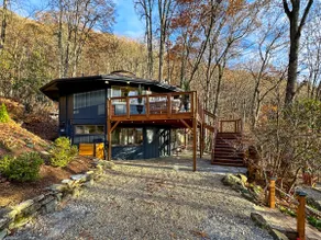 Touch Grass- Romantic Luxe, Waterfalls, Treehouse - Image 5