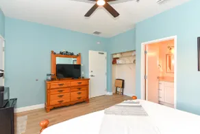 Welcoming Cozy Retreat at Destination Daytona - Image 2