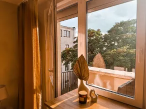Sunset Stories Old Town Apartment - Image 4