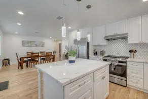 Lux & Oasis, Near Claremont Colleges / ONT - Image 4