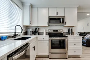 Fully Updated- Fantastic Central Eugene Location - Image 3