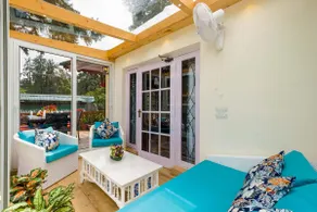 2Km from Mall Rd | 3BR Westwood Villa w/Chef - Image 5
