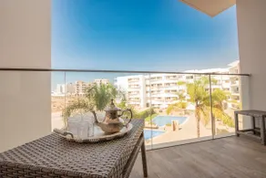 Spacious F4 Beach Apartment - Image 2