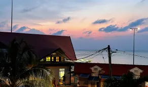 3min walk to beach@PD Rumahku 2r2b homestay - Image 4