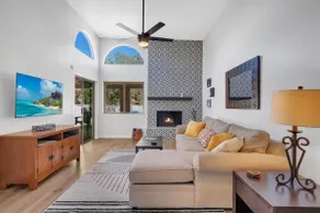 Central Townhome/Foothills adjacent/ Gated - Image 3