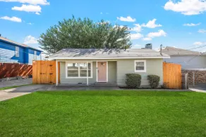 Quaint Fort Worth Cottage - Image 2