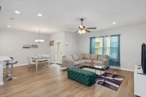 Tigers Lair Bungalow by LSU Baseball Park - CB1030 - Image 2