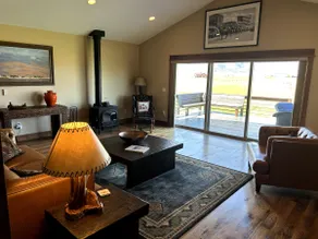 Yellowstone Paradise Valley Home - Image 3