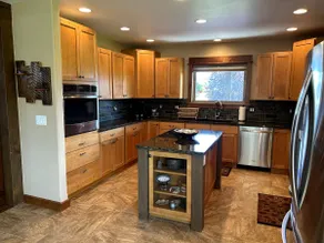 Yellowstone Paradise Valley Home - Image 4