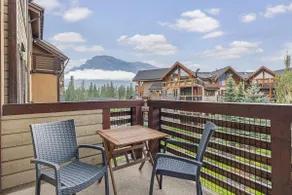 Canmore Mountain Retreat - Image 2