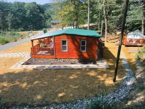“Hide-A-Way Dean: Mountain Views & Hot Tub” - Image 4
