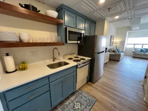 Renovated Condo Downtown - Image 4