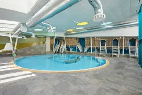 Family dream: indoor pool & animals - Image 4