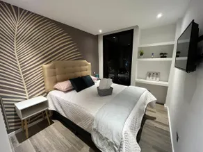 Style and comfort in zone 10! - Image 4