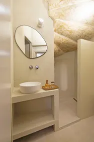The Hidden Gem Studio Apt - Image 5