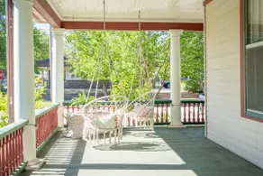 Walk To Local Restaurants & Shops! 1BR Apt Suite! - Image 5