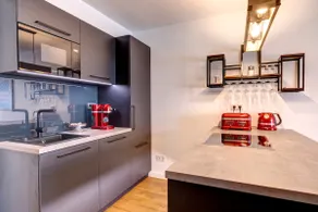 Luxury apartment, 140 sqm, top location, two parking spaces - Image 2