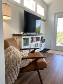 Relaxing Ranch Retreat - Image 2
