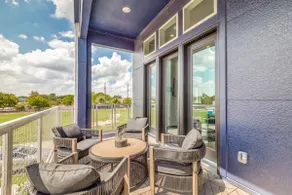 Luxurious 3 story home in Houston! Elegance galore - Image 4