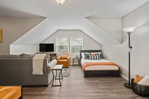 Quaint Indy Apartment~5 Min to Mass Ave~Garage - Image 2